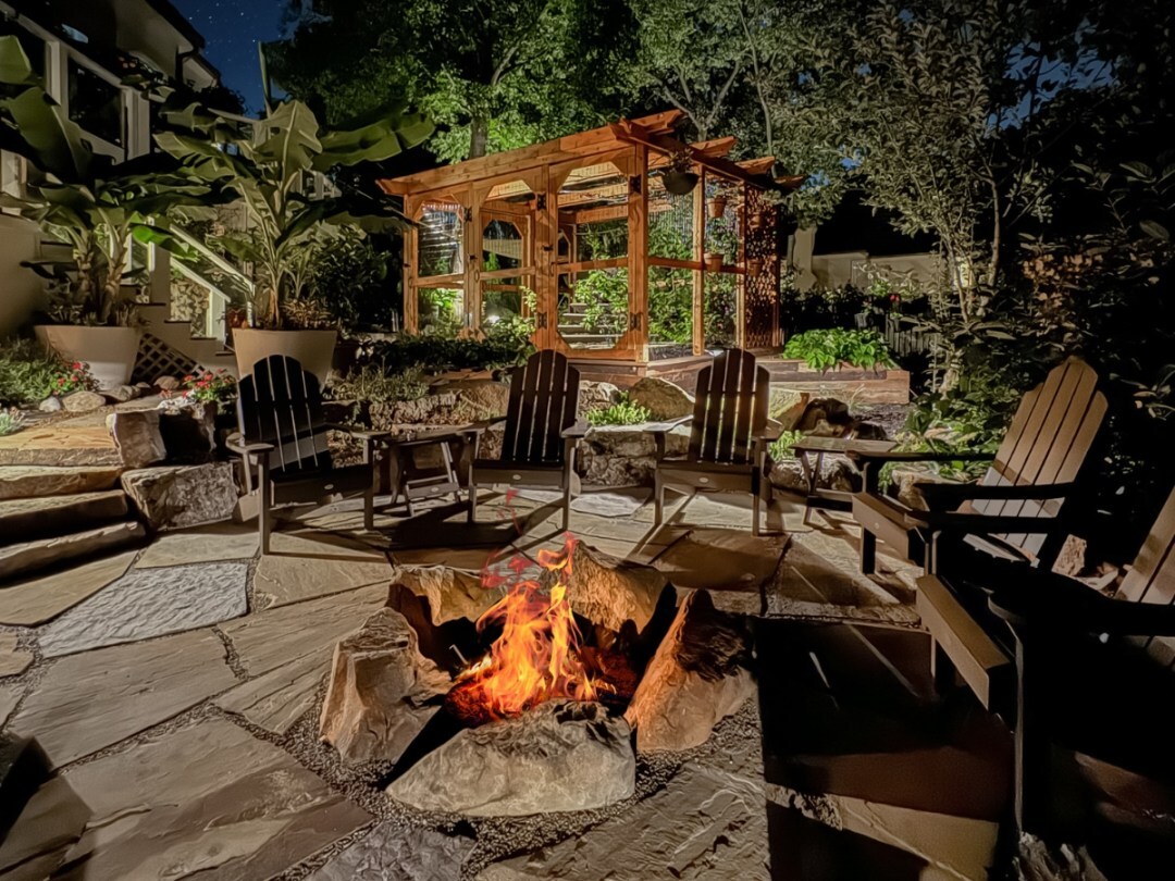 Trey's Lawn & Landscape offers Kansas City landscaping services to residential and commercial clients in the Kansas City Northland, including Parkville, Missouri. 
