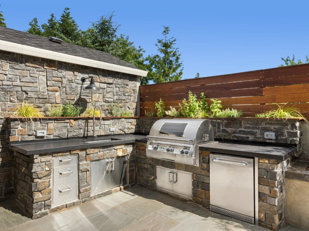 Trey's Lawn & Landscape offers Kansas City landscaping services to residential and commercial clients in the Kansas City Northland, including Parkville, Missouri. 
