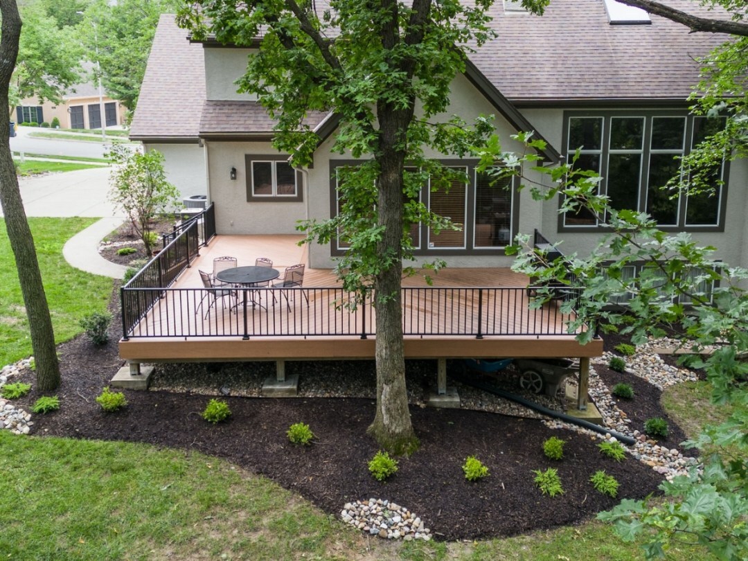 Trey's Lawn & Landscape offers Kansas City landscaping services to residential and commercial clients in the Kansas City Northland, including Parkville, Missouri. 