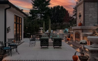 Kansas City Outdoor Fireplace vs. Fire Pit: Which Is Right for You?